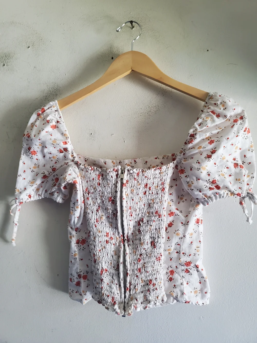 Reformation White Floral Puff Sleeve Square Neck Top Size 4.